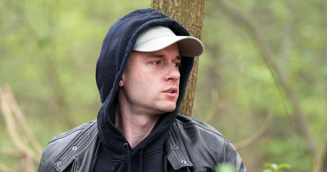 "Barwy szczęścia": Musi chronić rodzinę. Nie cofnie się przed niczym