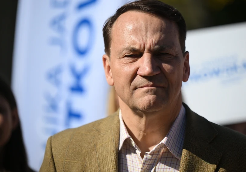 Co z bazą USA w Polsce? Przydacz o zadaniu dla MON, Sikorski ripostuje