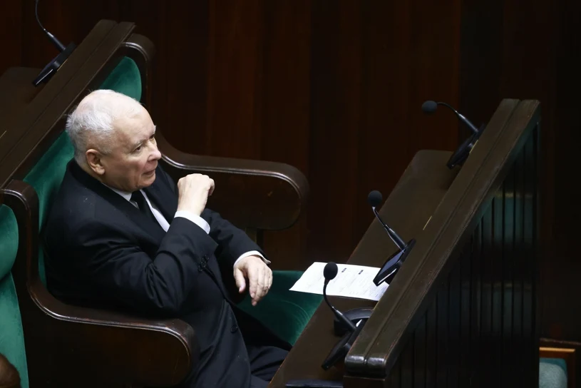 Jarosław Kaczyński kontroluje sytuację? Wyraźny podział w sondażu
