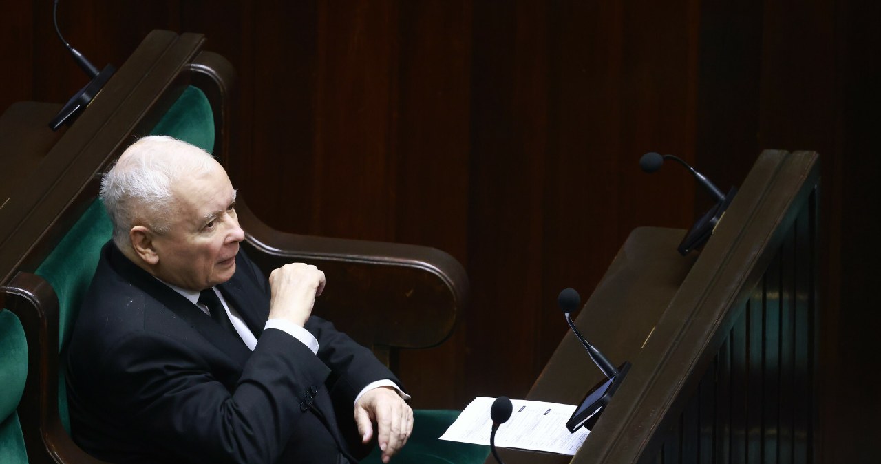 Jarosław Kaczyński kontroluje sytuację w PiS. Polacy zdecydowali w sondażu Jarosław Kaczyński kontroluje sytuację w PiS. Polacy zdecydowali w sondażu