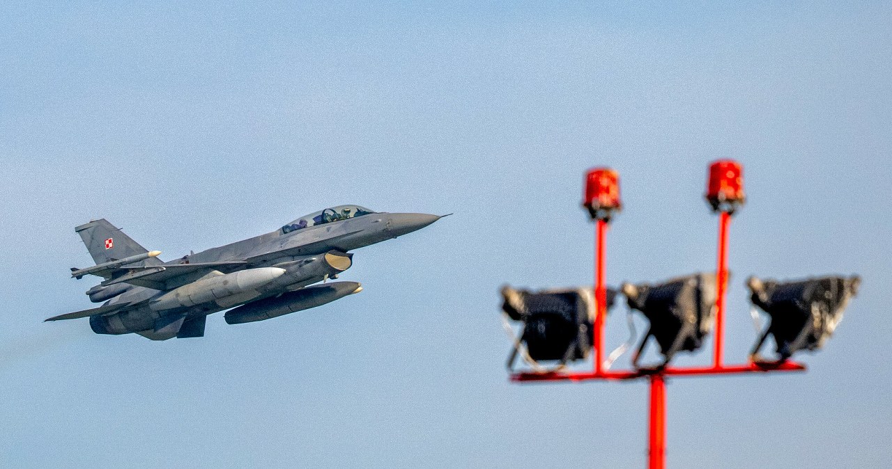 Alert RCB dla dwóch województw. Polska poderwała myśliwce