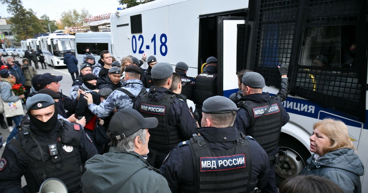 Krzyczeli "precz z carem", ponad 60 osób zatrzymanych. Wiec w Moskwie