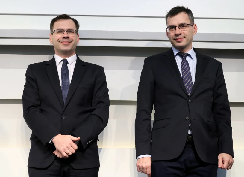 Bracia Karnowscy starli się w sieci. "Ostrzegałem"