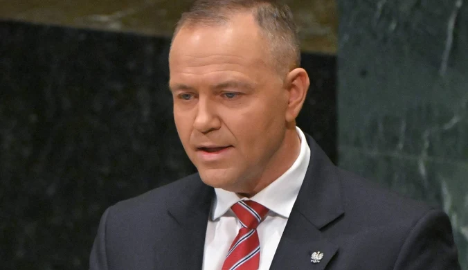 Prezydent Nawrocki klarownie przywitany za kulisami gali boksu. Jest wideo