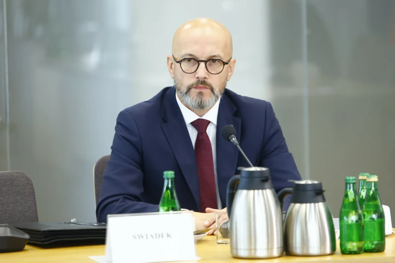 Były szef CBA ze stanowiskiem w TK. Tydzień wcześniej usłyszał zarzuty