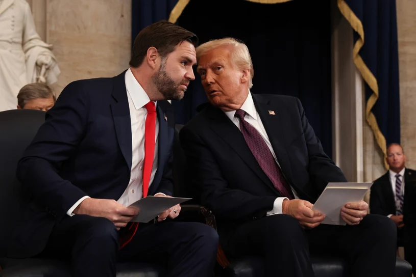 Donald Trump. Prezydent USA zapłaci za spoty z własnej kieszeni