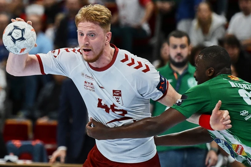 Był remis 31:31, zostały dwie sekundy w LE. Piłka trafiła do Tomasza Gębali