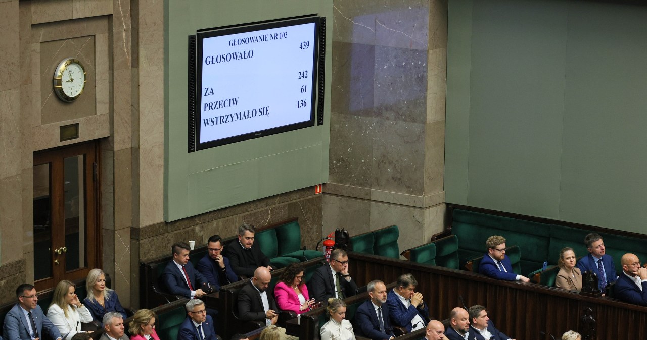 Sejm reaguje na serię ataków w szkołach. Ustawa przegłosowana