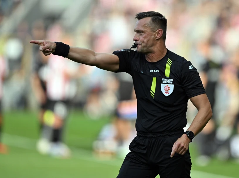 Kontakty z sędziami pod lupą. Trener Widzewa dostał niewygodne pytanie