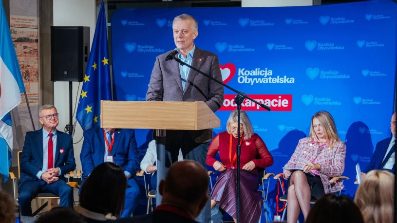 Siemoniak o atakach w szkołach. Wskazał na Rosję i możliwy wpływ