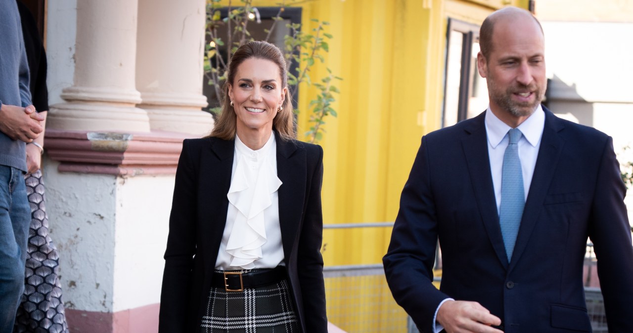 Kate postawiła na klasykę. Jej spódnica to inspiracja na chłodne dni