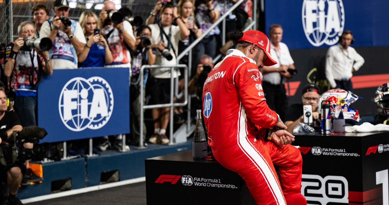Hamilton zabrany do centrum medycznego. Jest komunikat Ferrari
