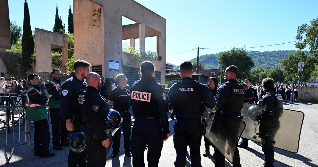 Francja. Atak w szkole. 14-latek zatrzymany, dwie osoby ranne Francja. Atak w szkole. 14-latek zatrzymany, dwie osoby ranne