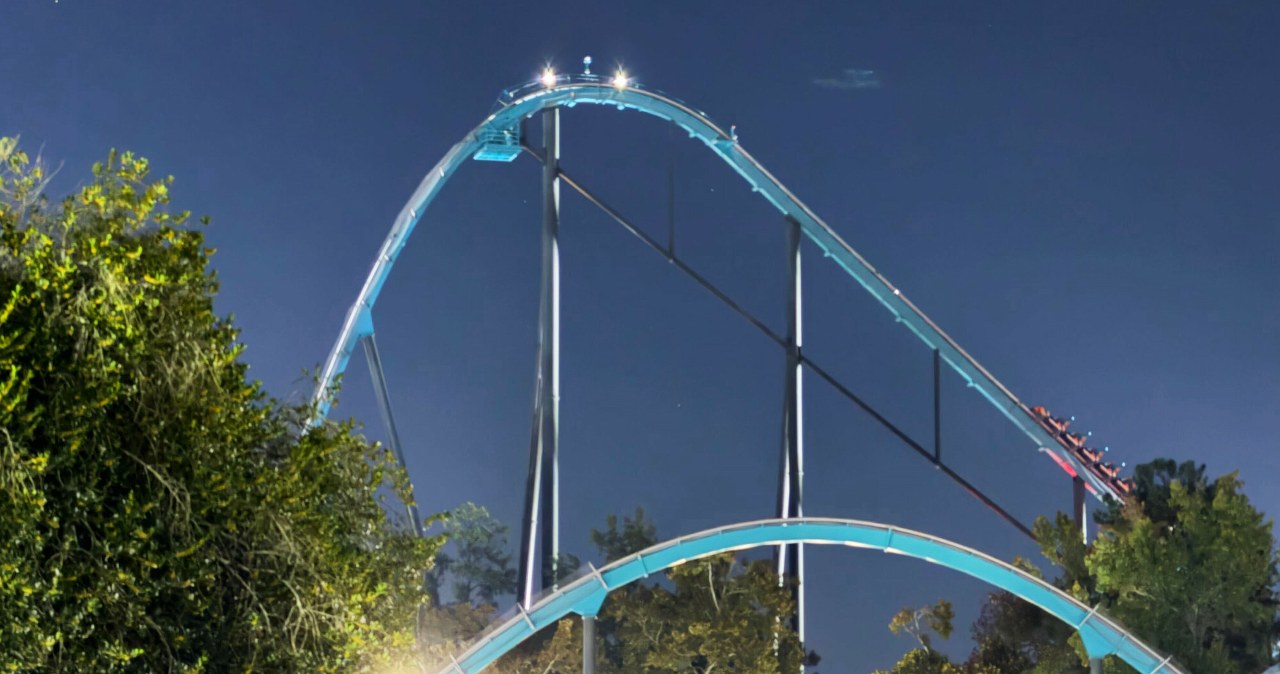 Tragedia w parku rozrywki. Mężczyzna wypadł z rollercoastera