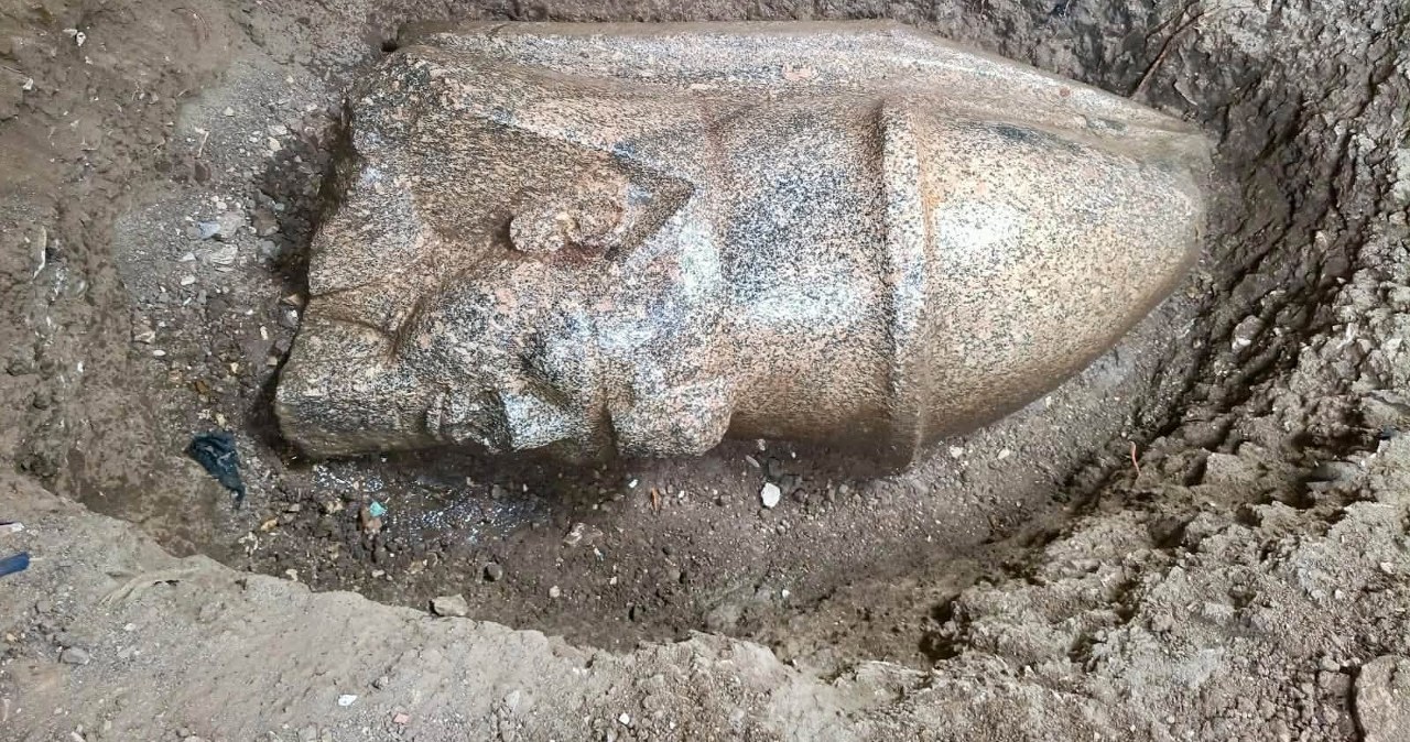 Ogromny Ramzes II odkryty w Egipcie. Mógł mieć choćby 8,5 metra wysokości