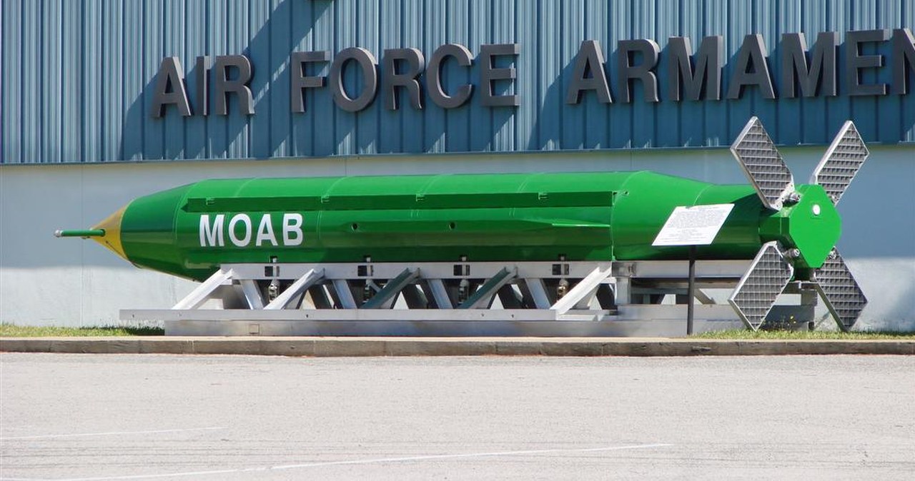 USA rozważają użycie "matki wszystkich bomb". Na celowniku Iran
