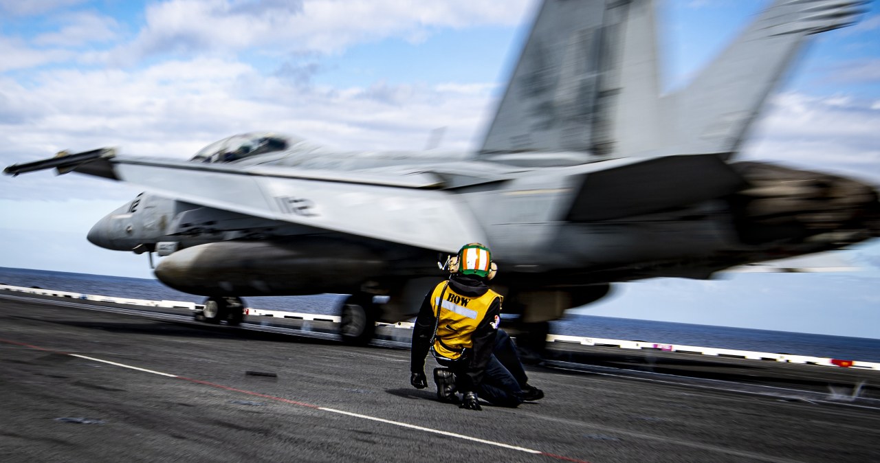 Myśliwiec F-35C wykonał pierwsze lądowanie na lotniskowcu USS Kennedy