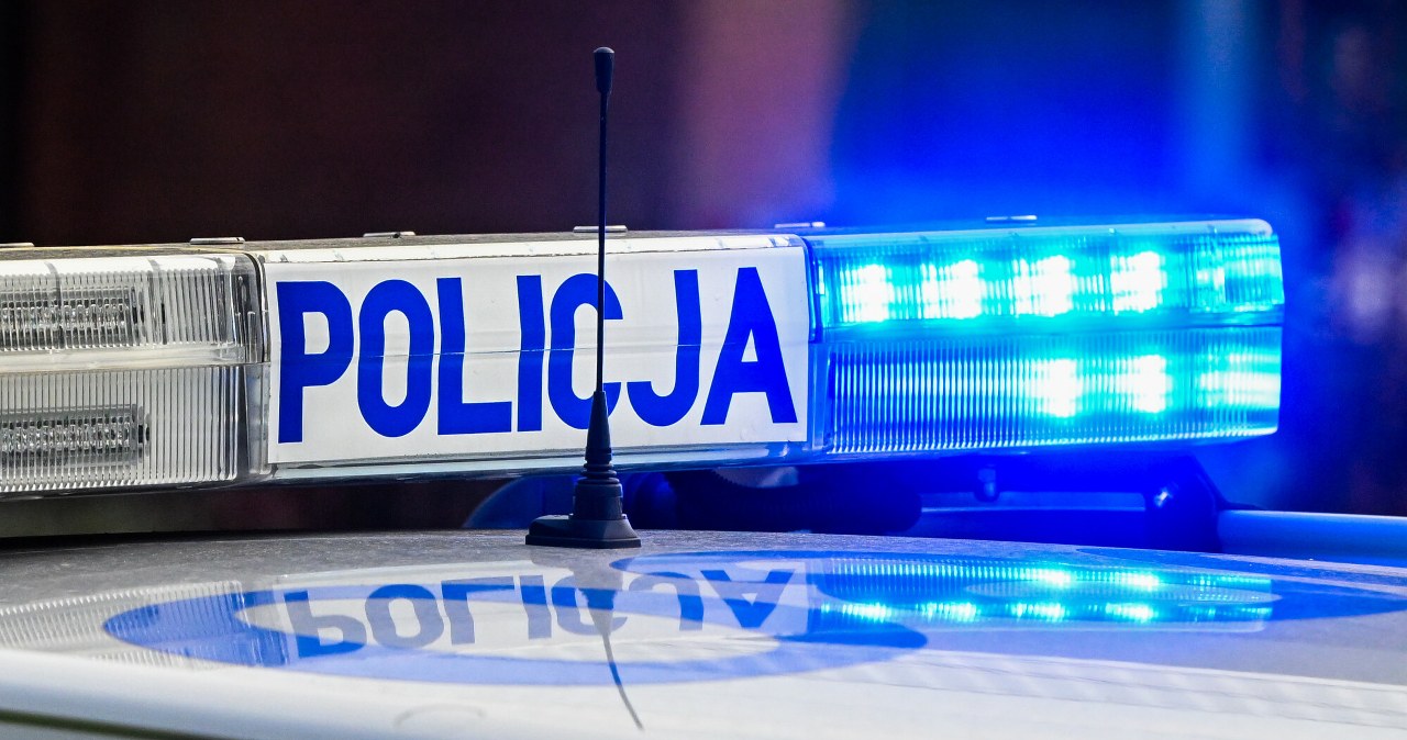 Wymysłów. Nietrzeźwy kierowca wjechał w grupę nastolatków. Trzy osoby ranne Wymysłów. Nietrzeźwy kierowca wjechał w grupę nastolatków. Trzy osoby ranne