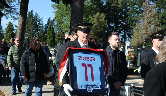 Tłumy na pogrzebie Jacka Ziobera. „Na boisku zachwycał wszystkich”