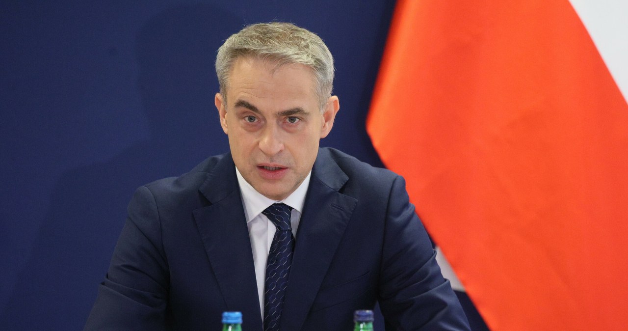 Minister cyfryzacji: "Platforma X to platforma hejterska"