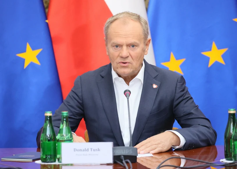 Tusk grzmi po ataku na policjantkę. "Polityczna odpowiedzialność"