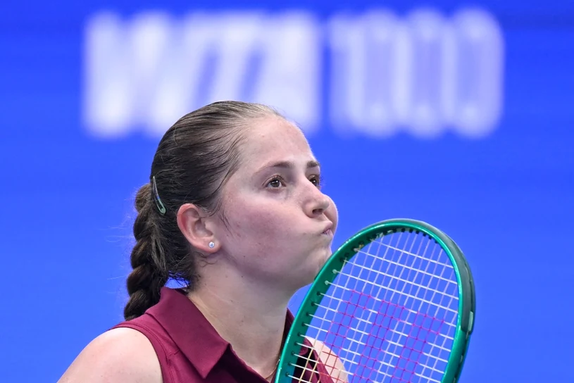 Było dwa razy po 4:1 dla Ostapenko. Znamy rywalkę Polki w finale WTA Wuhan