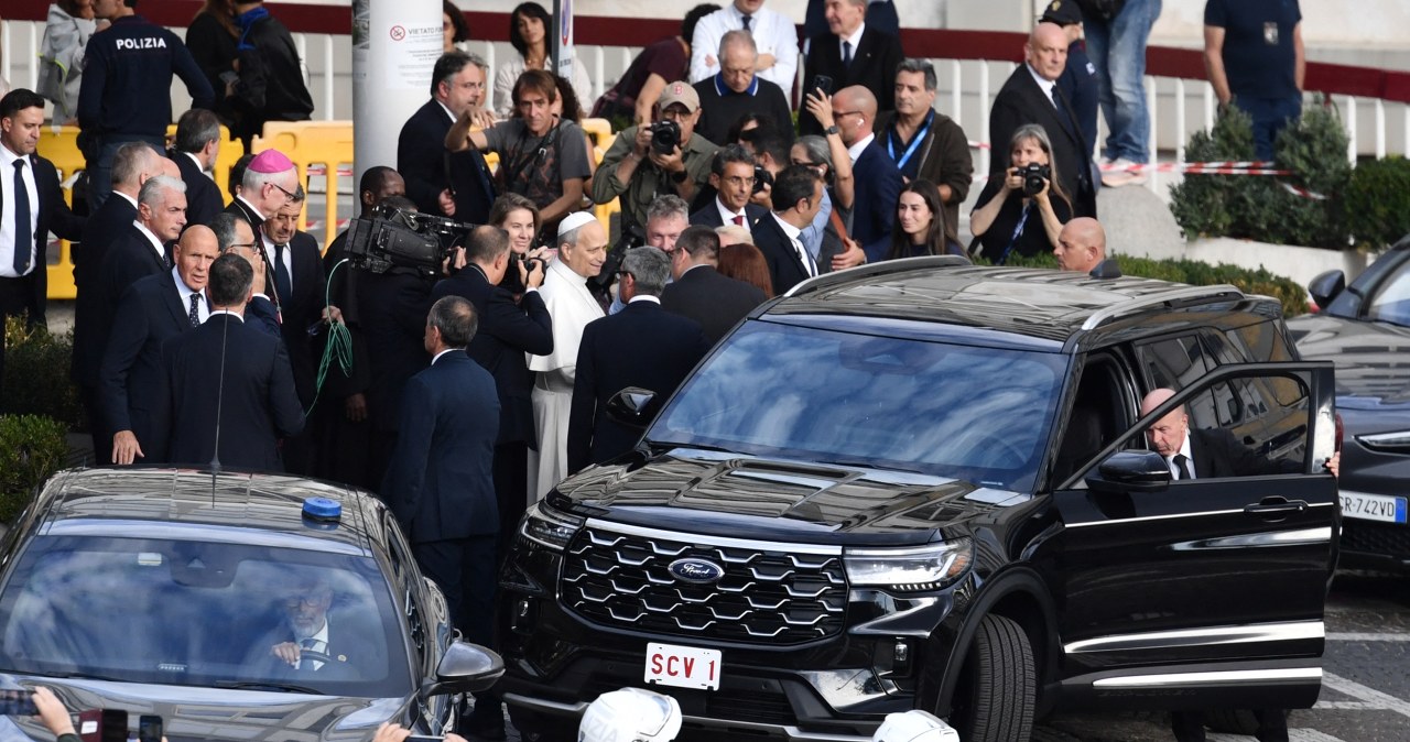 Papież Leon XIV opuszcza szpital. Nowe informacje z Watykanu