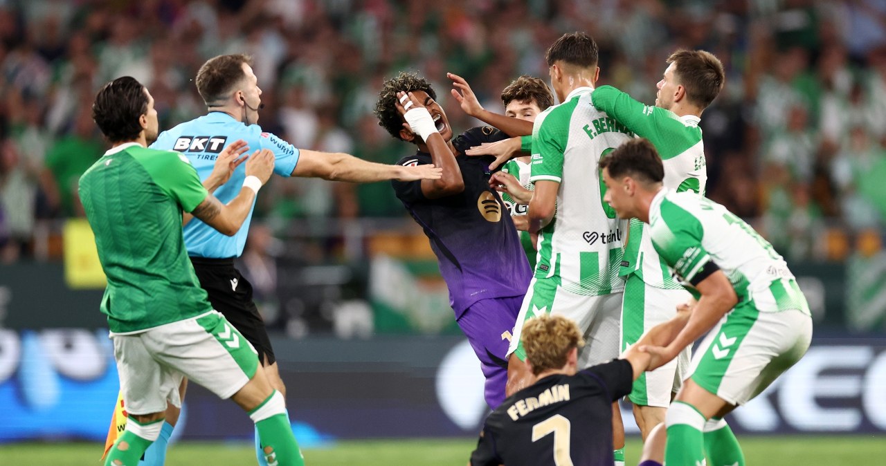 Gorący mecz Barcelony. Fala kontrowersji, czerwona kartka i aż siedem goli