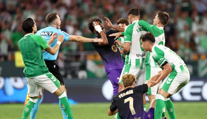 Gorący mecz Barcelony. Fala kontrowersji, czerwona kartka i aż siedem goli