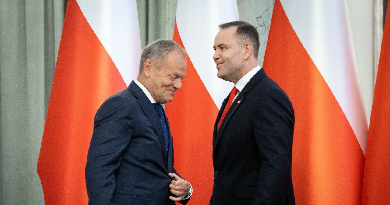 Spór premiera z prezydentem. Polacy w sondażu "jak od linijki"
