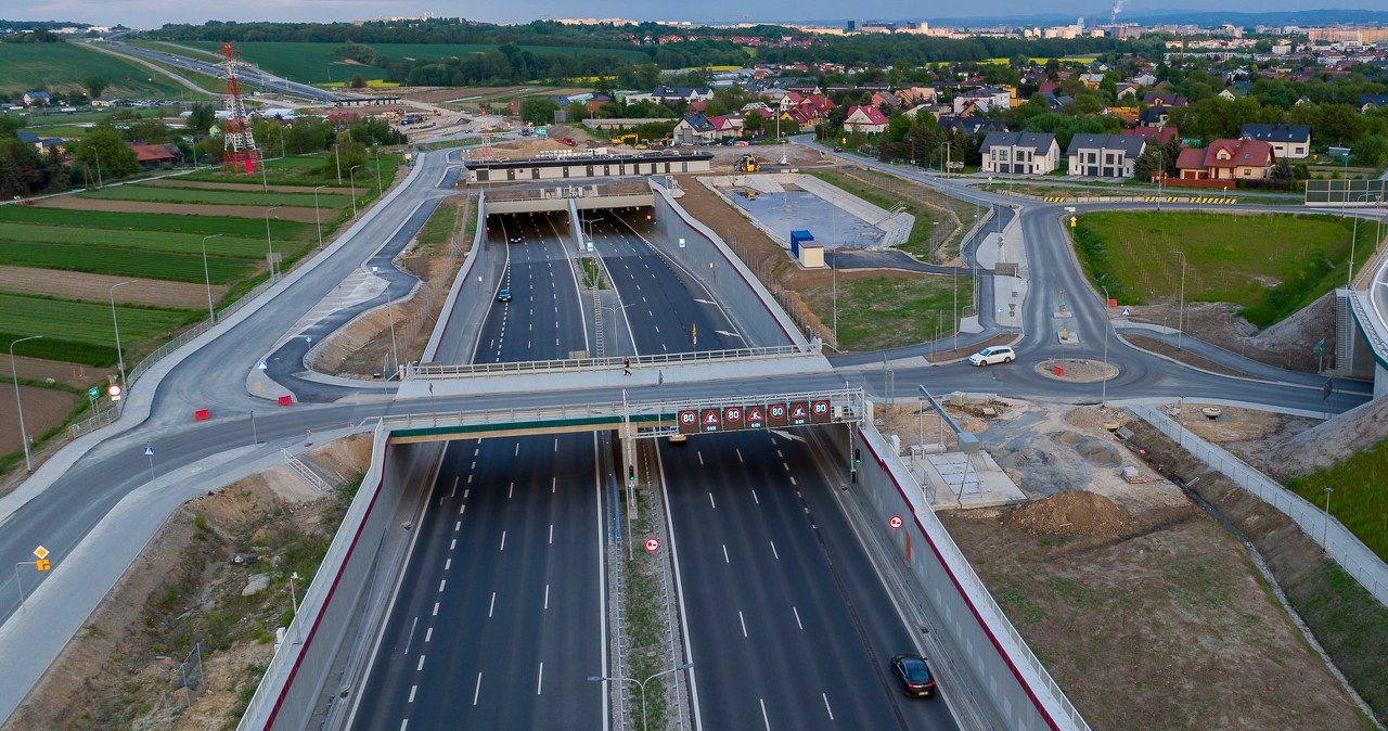Pojedziemy szybciej w tunelach na S52. Znika ograniczenie do 80 km/h