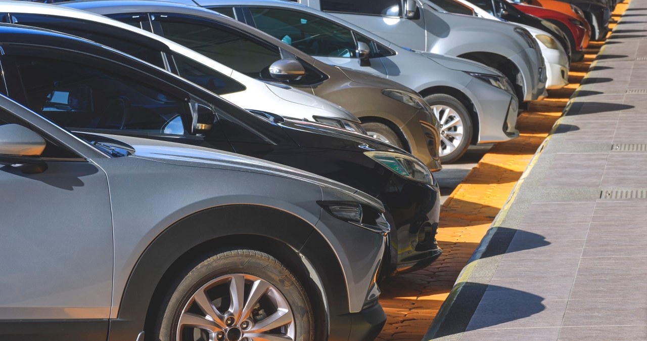 Na Wszystkich Świętych nie wpuszczą pod cmentarz kierowców w Volvo