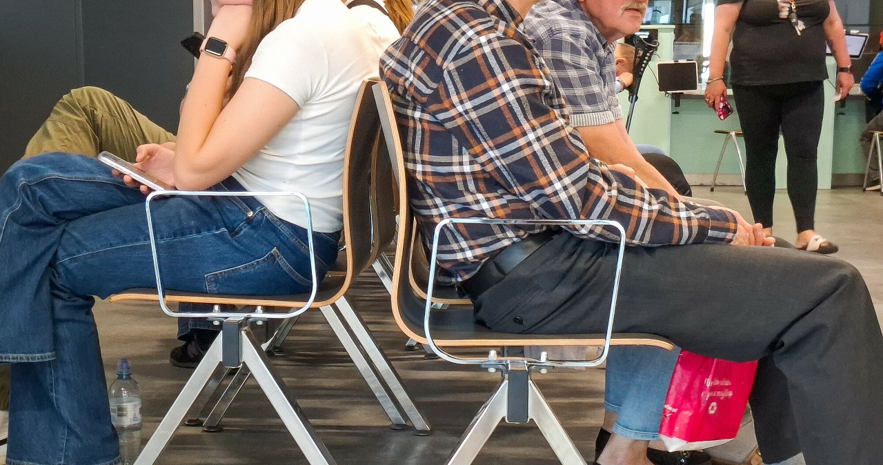 Polacy na L4 szukają nowej pracy. Zapytaliśmy ZUS o konsekwencje