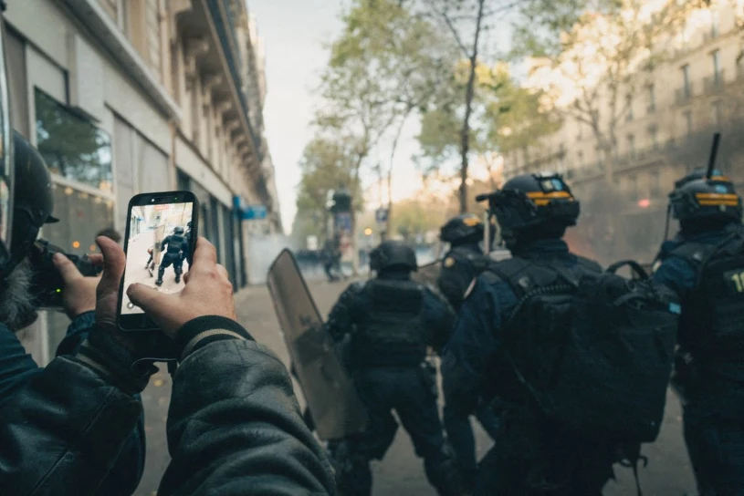 Tu nie będzie protestów. Paryska żabole podjęła radykalne kroki