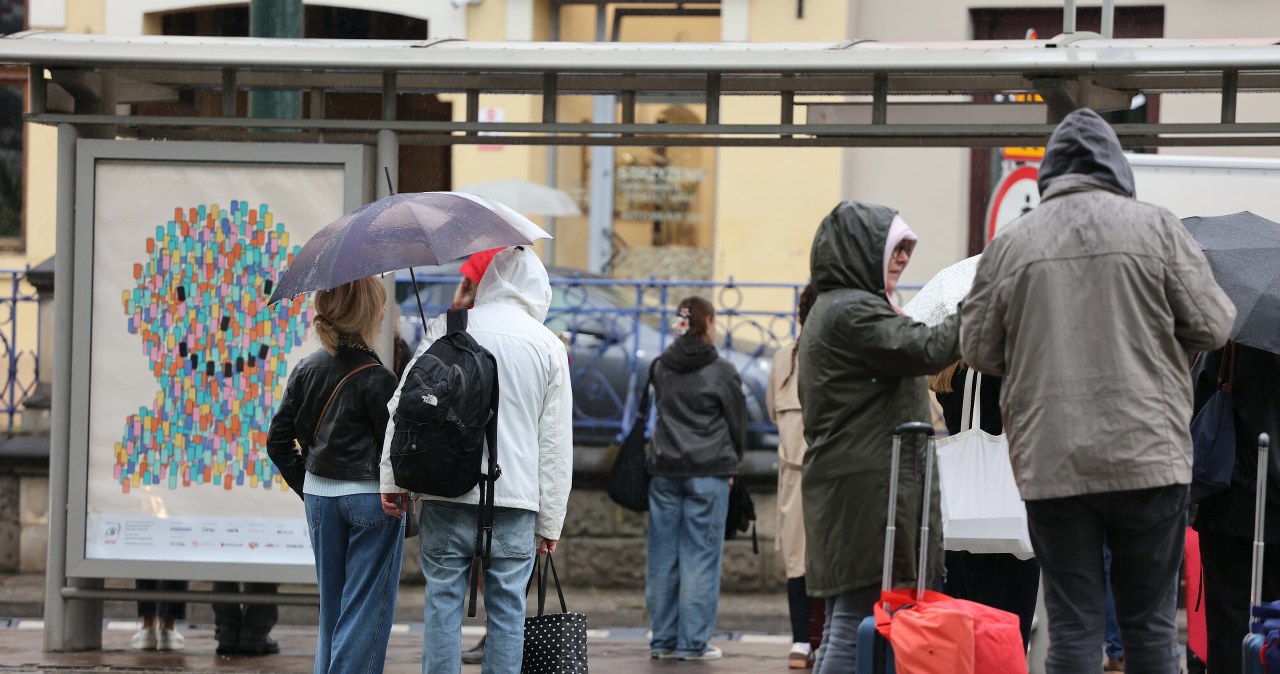 Polacy coraz bogatsi. Tyle zarabiali średnio w 2025 roku