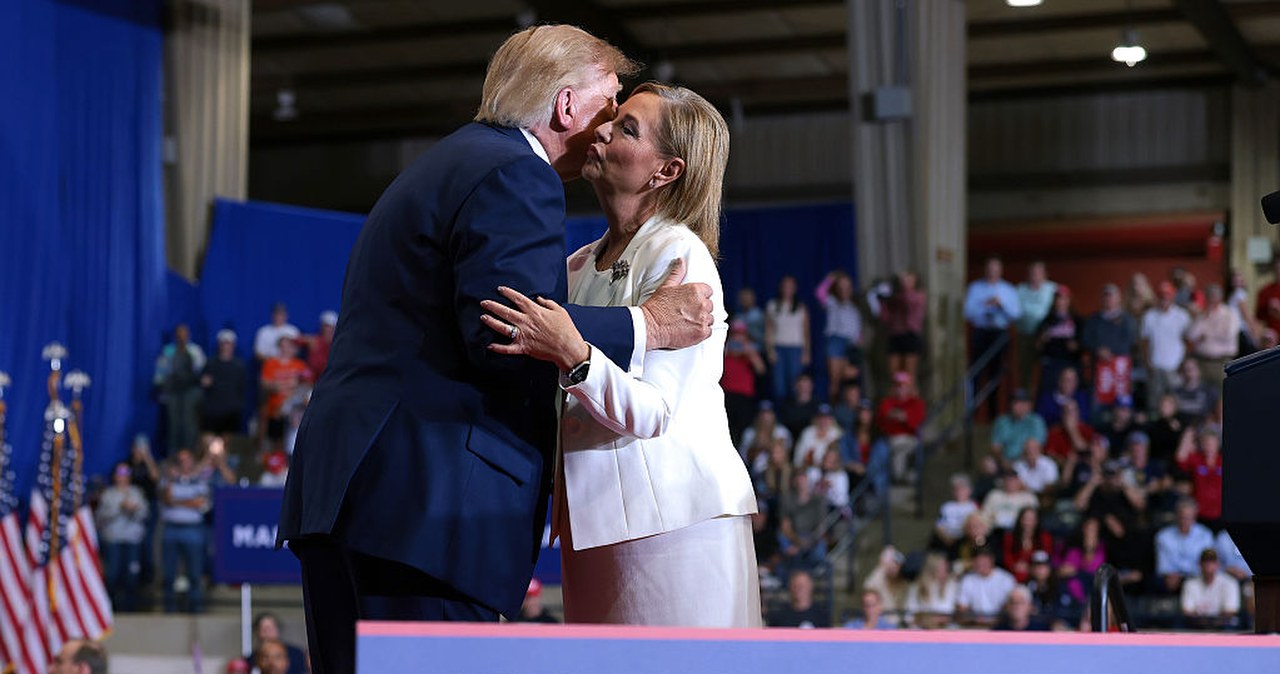 Krzyki, policja i przerwane wystąpienie. Trump: To są frajerzy