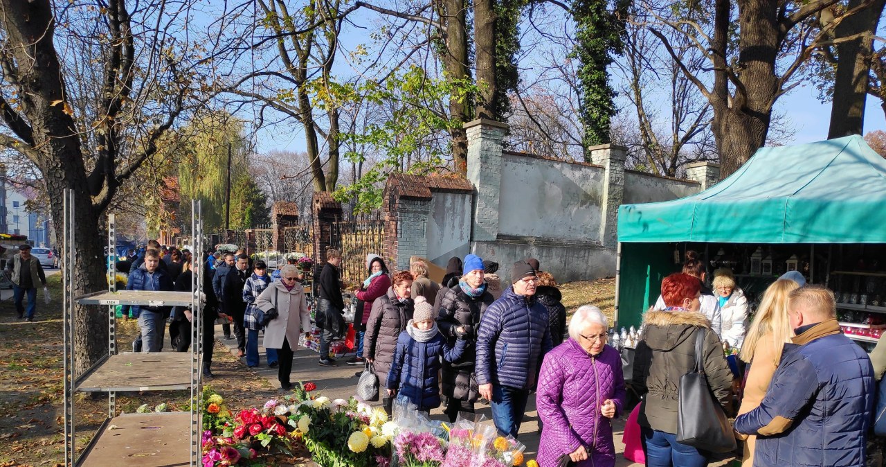 Jesteś na cmentarzu? Lepiej zwróć uwagę na to zachowanie