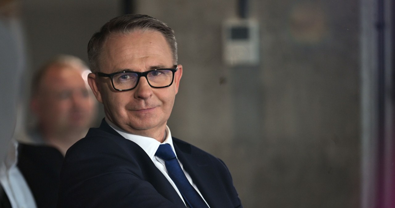 8000 zł podstawy dla nauczycieli. Doradca PiS: "Zawieszamy tę propozycję"