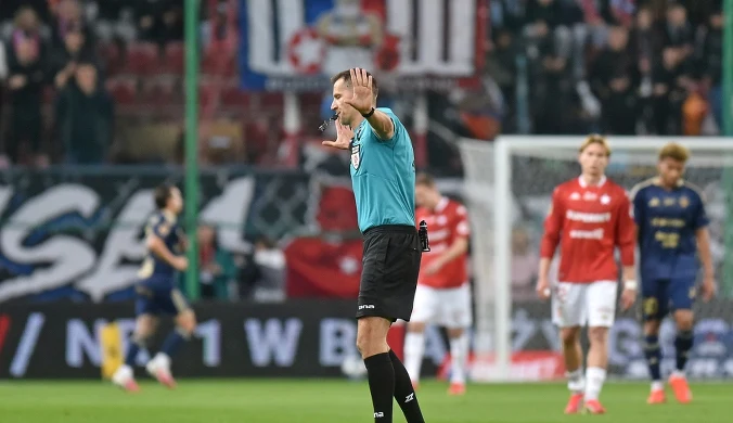 Kontrowersje w meczu Wisły Kraków. Decydujący gol w 100. minucie