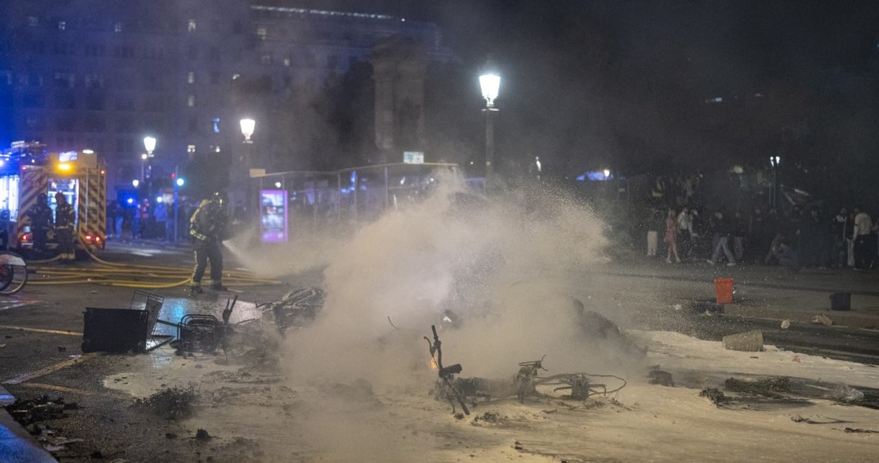 Starcia z policją w centrum Barcelony. "Nie zostawimy tego w taki sposób"