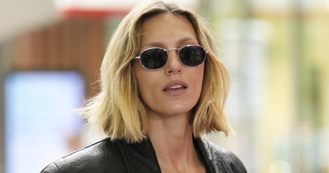 Anja Rubik w skórzanym płaszczu. Stylizacja zrobiła furorę w Warszawie