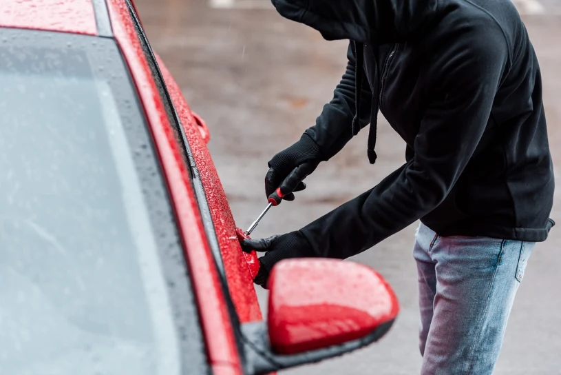 Nowa fala kradzieży w Europie. Kupujący traci auto i pieniądze