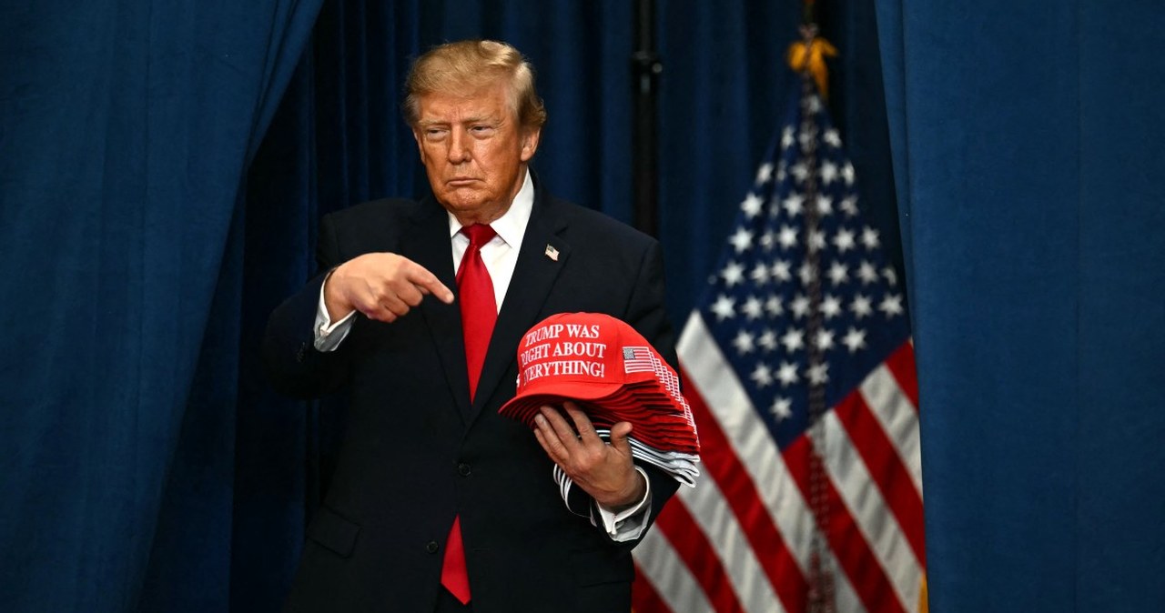 CBS News: W Białym Domu działa cicha grupa. Trump tańczy, jak mu zagrają