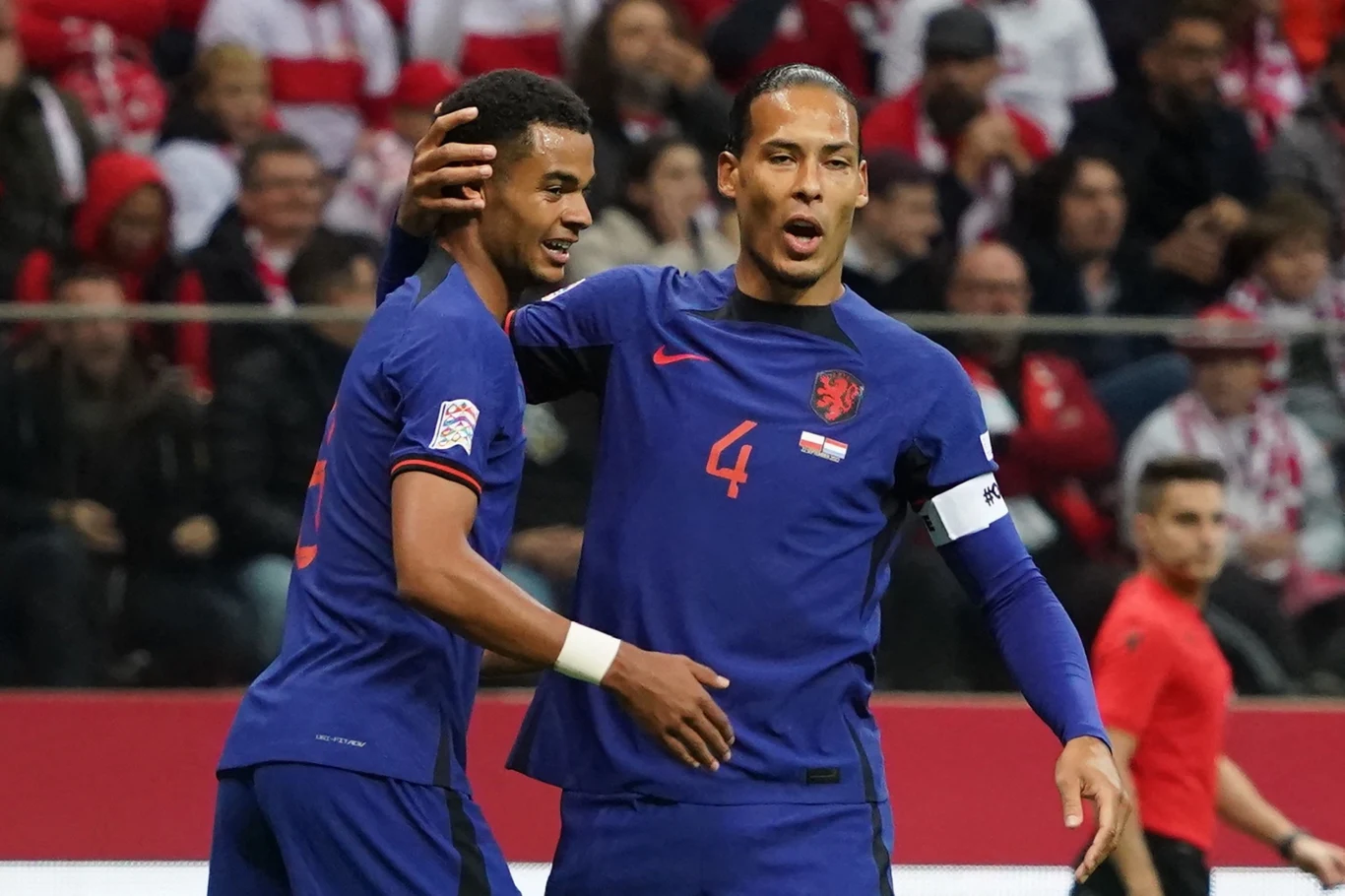 Cody Gakpo i Virgil van Dijk po golu w meczu Polska - Holandia w Lidze Narodów, krótko przed mundialem 2022
