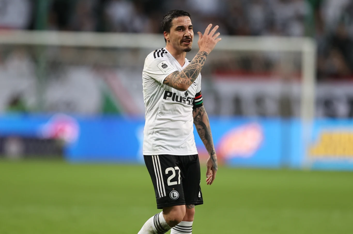 Josue Pesqueira  (Legia)