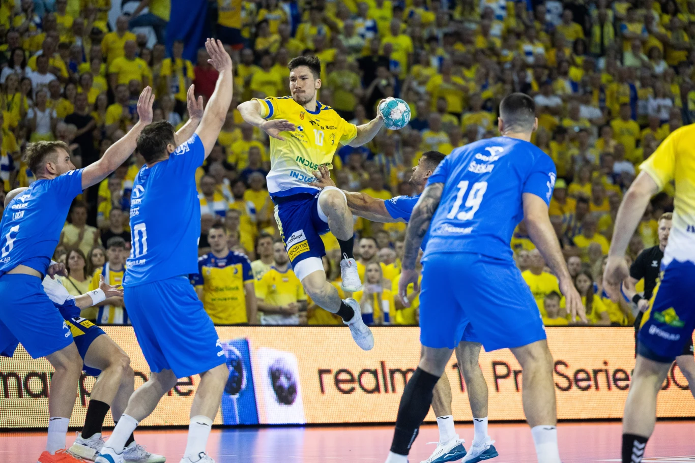 Industria Kielce - Orlen Wisła Płock Już niebawem w Łodzi obejrzymy dwa emocjonujące mecze o Superpuchar Polski w piłce ręcznej
