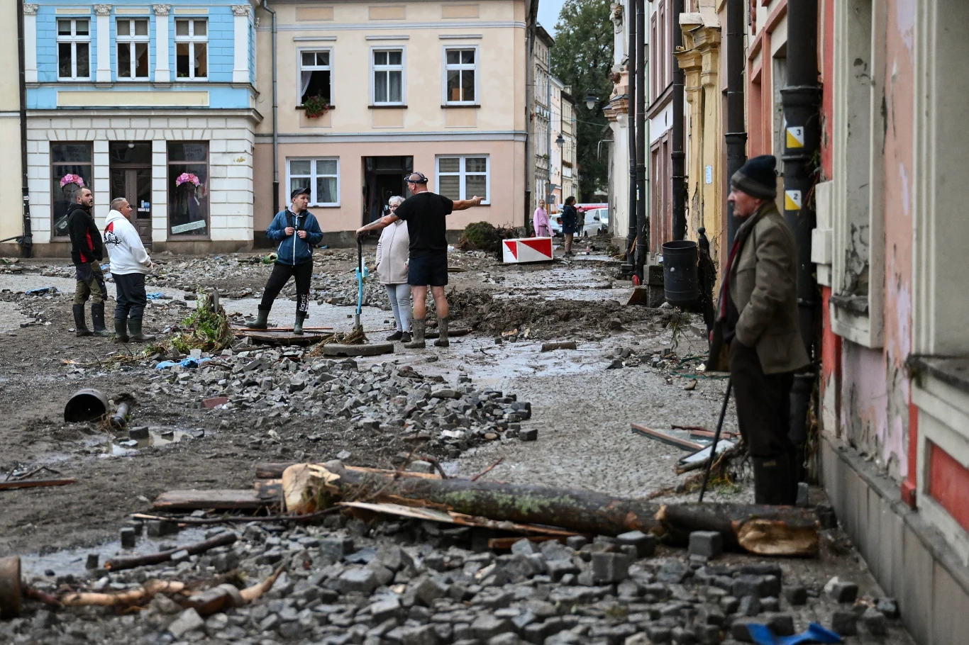 Tragiczne skutki przejścia powodzi w Lądku-Zdroju