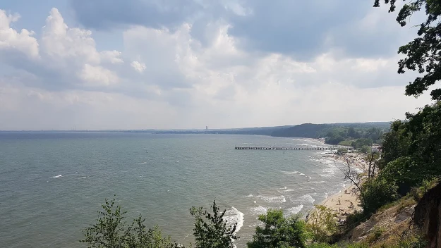 Widok z Klifu Orłowskiego urzeka. Stromy brzeg morski Kępy Redłowskiej w Gdyni zostanie zbadany.