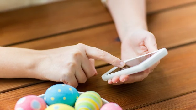 W święta wyłącz telefon i praktykuj uważność - radzi psycholog