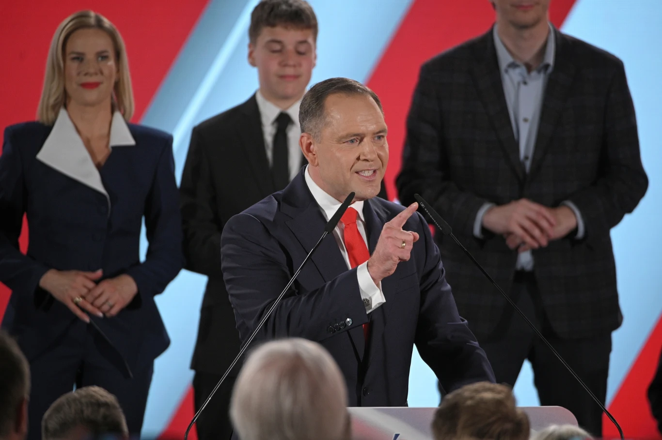 Według sondażu exit poll w wyborach prezydenckich 2025 Karol Nawrocki zdobywa 49,7% głosów 